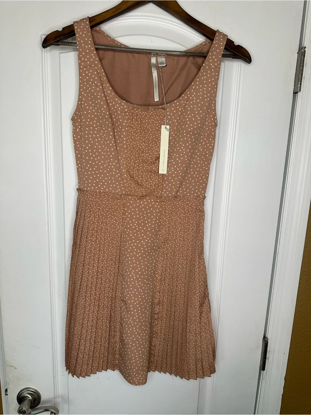 NWT LC Lauren Conrad Blush Polka Dot Pleated Mini Dress. Size 2 - Picture 1 of 4